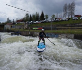 Extrémní paddleboardista na Trnávce